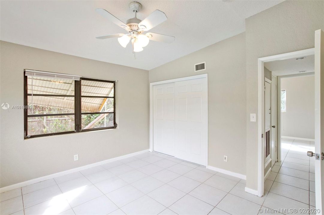 Vendido Recientemente: $264,900 (3 camas, 2 baños, 1410 Pies cuadrados)