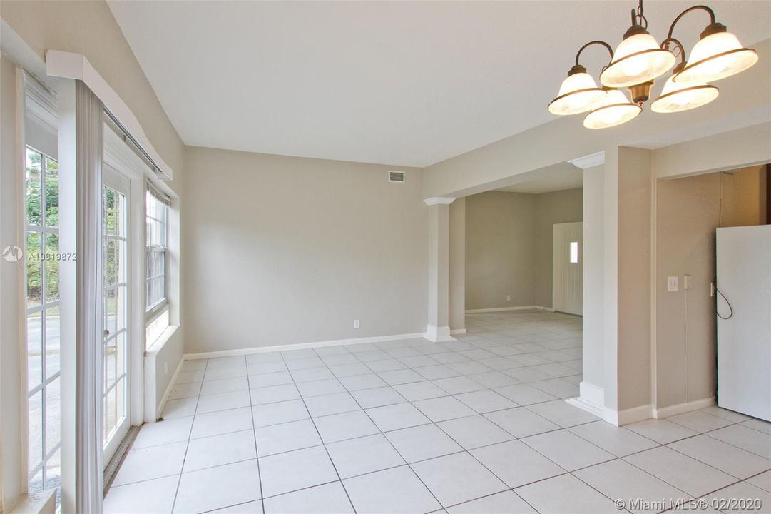Vendido Recientemente: $264,900 (3 camas, 2 baños, 1410 Pies cuadrados)
