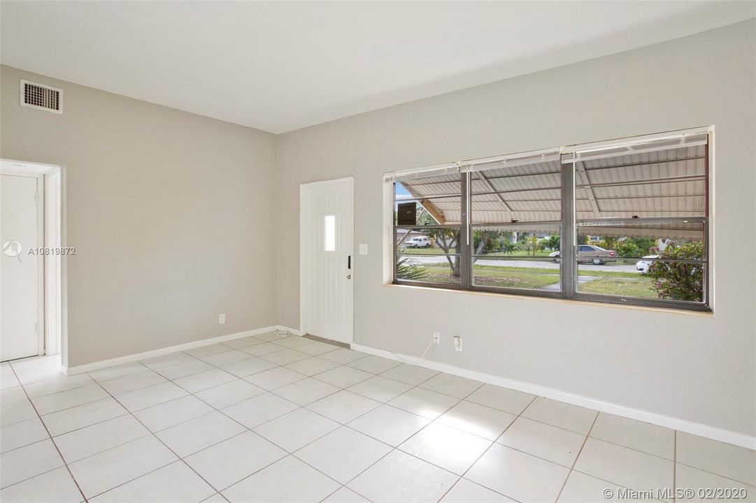 Vendido Recientemente: $264,900 (3 camas, 2 baños, 1410 Pies cuadrados)