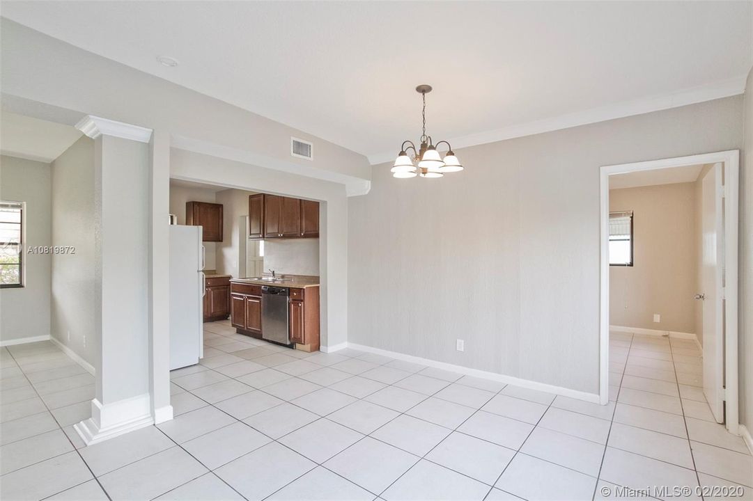 Vendido Recientemente: $264,900 (3 camas, 2 baños, 1410 Pies cuadrados)