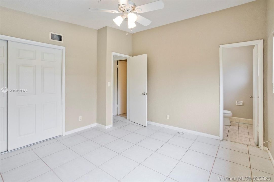 Vendido Recientemente: $264,900 (3 camas, 2 baños, 1410 Pies cuadrados)