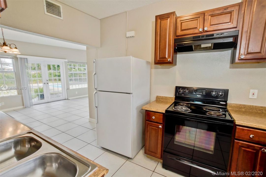Vendido Recientemente: $264,900 (3 camas, 2 baños, 1410 Pies cuadrados)
