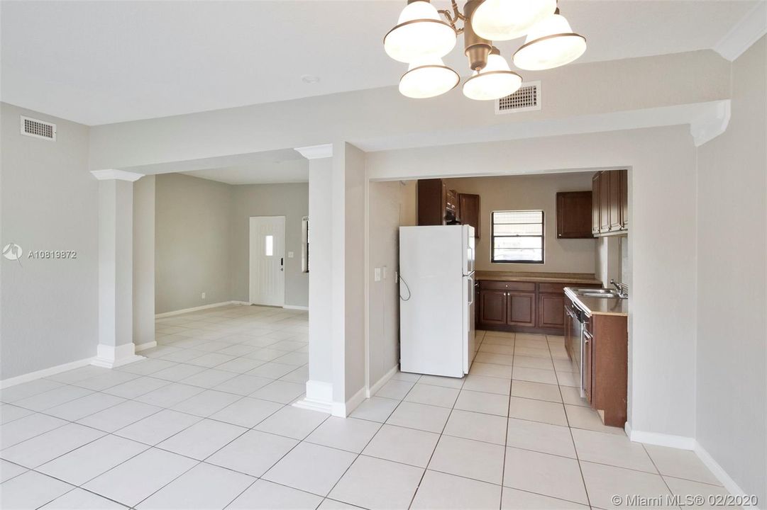 Vendido Recientemente: $264,900 (3 camas, 2 baños, 1410 Pies cuadrados)