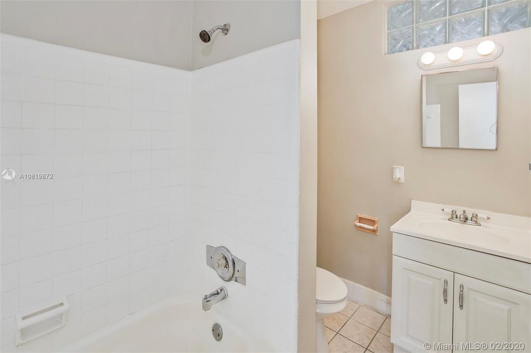 Vendido Recientemente: $264,900 (3 camas, 2 baños, 1410 Pies cuadrados)