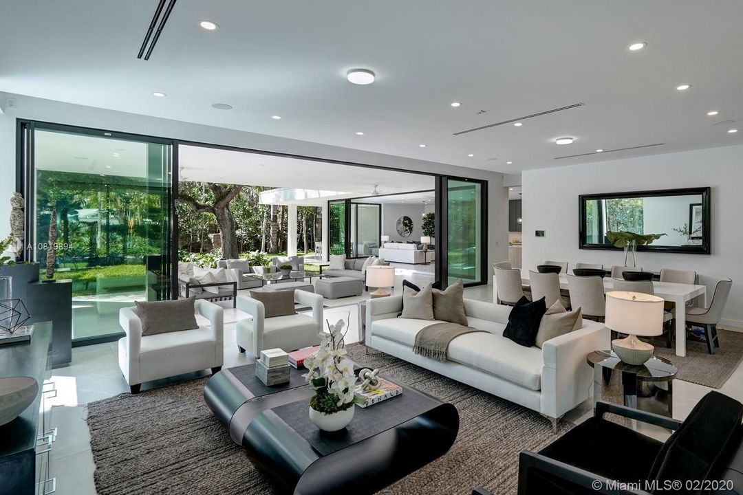 Vendido Recientemente: $4,595,000 (5 camas, 6 baños, 4724 Pies cuadrados)