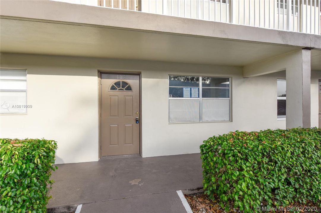 Recently Sold: $30,000 (1 beds, 1 baths, 735 Square Feet)