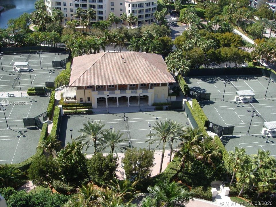 Recently Sold: $3,100,000 (3 beds, 5 baths, 2790 Square Feet)