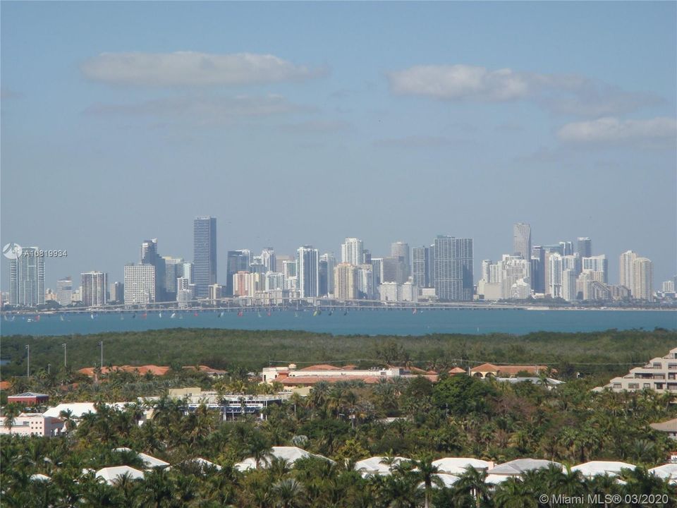 Recently Sold: $3,100,000 (3 beds, 5 baths, 2790 Square Feet)