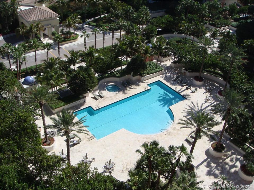 Recently Sold: $3,100,000 (3 beds, 5 baths, 2790 Square Feet)