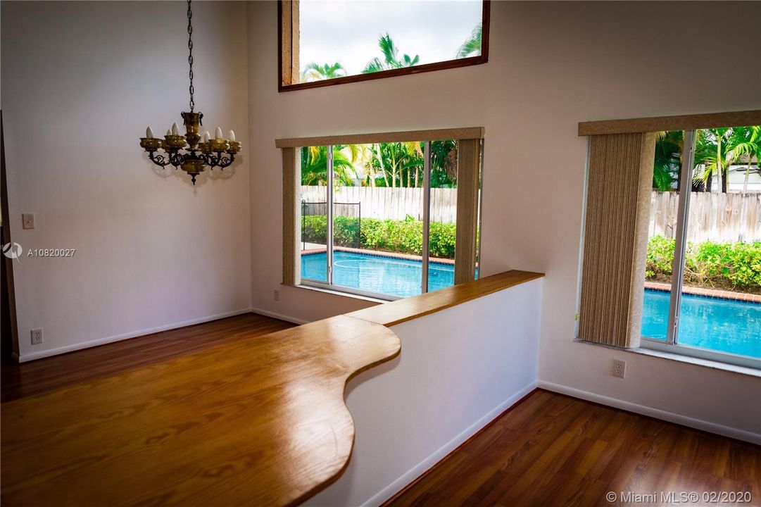 Recientemente alquilado: $2,850 (4 camas, 3 baños, 2200 Pies cuadrados)