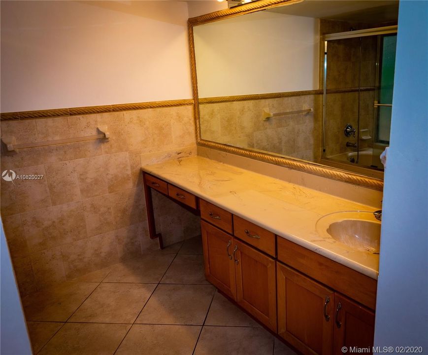 Recientemente alquilado: $2,850 (4 camas, 3 baños, 2200 Pies cuadrados)