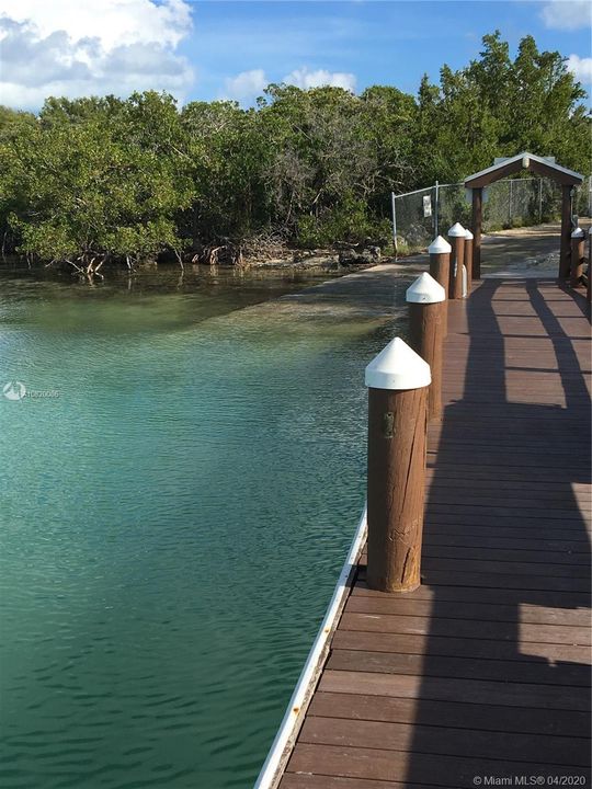 Recently Rented: $2,300 (2 beds, 1 baths, 950 Square Feet)