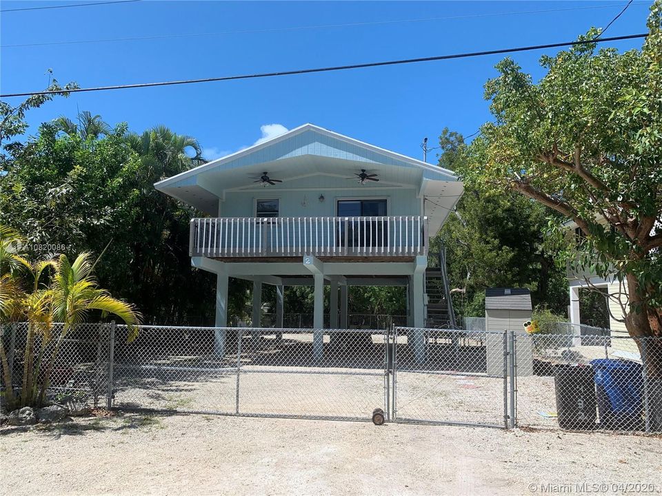 Recently Rented: $2,300 (2 beds, 1 baths, 950 Square Feet)