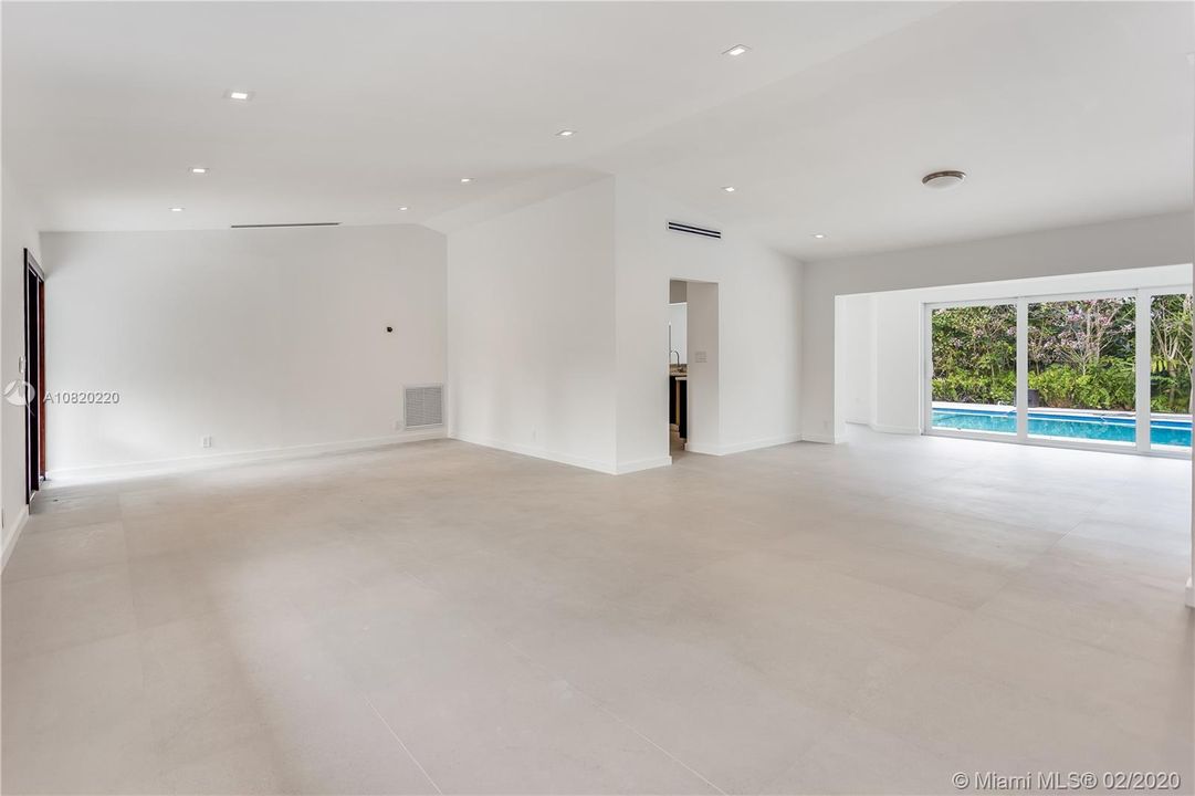 Recently Rented: $8,700 (4 beds, 3 baths, 3064 Square Feet)