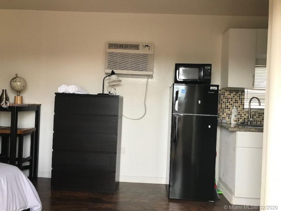 Recently Rented: $950 (1 beds, 1 baths, 3075 Square Feet)