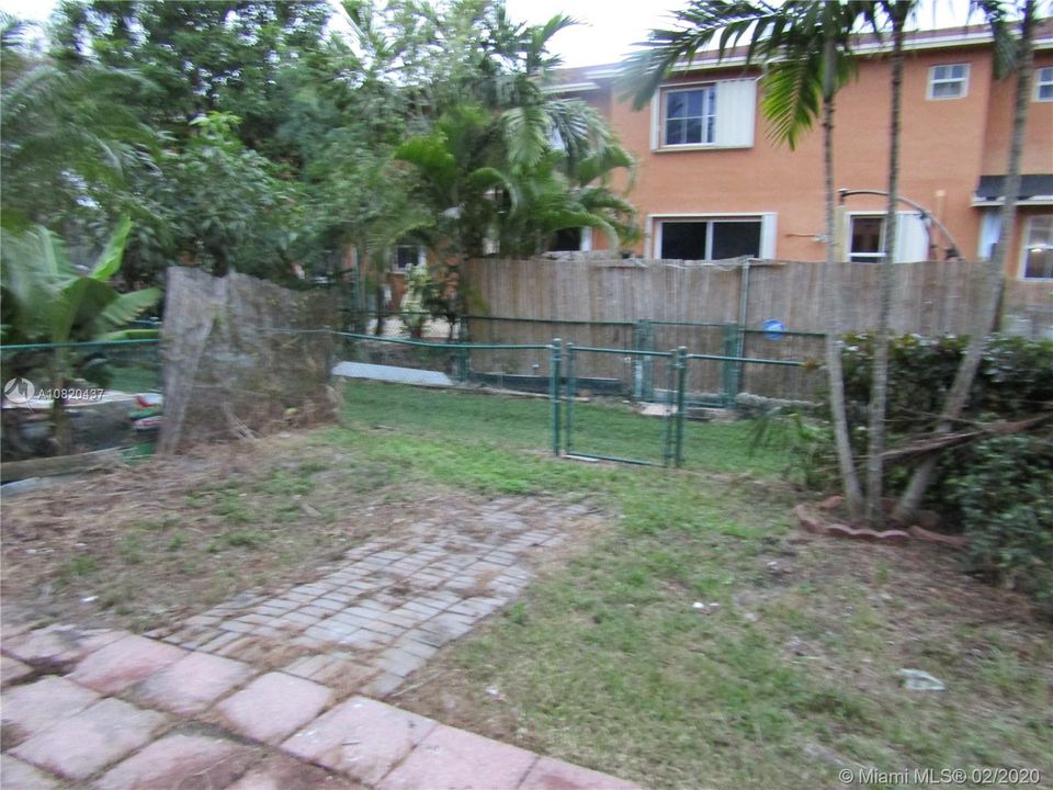 Recientemente alquilado: $1,450 (3 camas, 2 baños, 1344 Pies cuadrados)