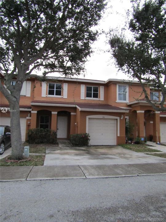 Recientemente alquilado: $1,450 (3 camas, 2 baños, 1344 Pies cuadrados)