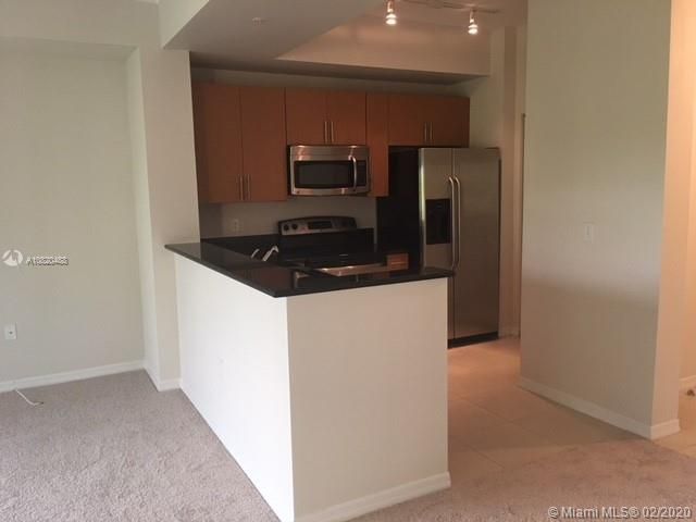 Recently Rented: $1,400 (1 beds, 1 baths, 643 Square Feet)