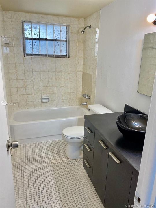 Недавно арендовано: $1,100 (1 спален, 1 ванн, 840 Квадратных фут)