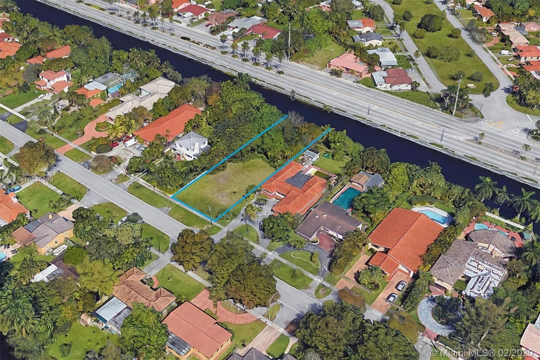 Vendido Recientemente: $350,000 (0.36 acres)