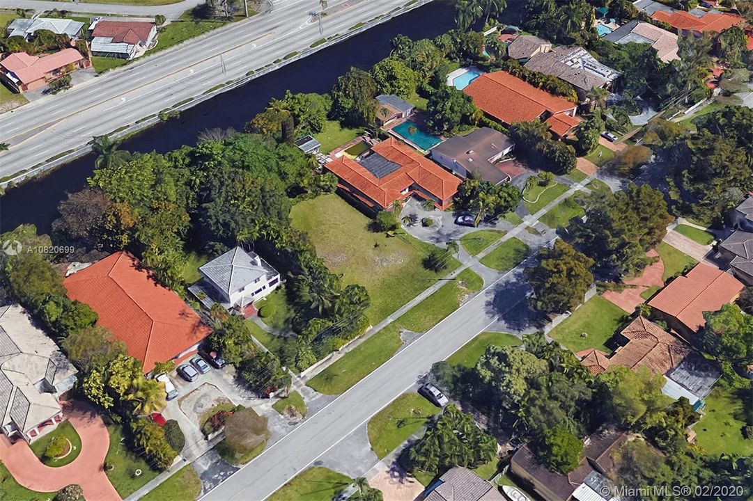 Vendido Recientemente: $350,000 (0.36 acres)