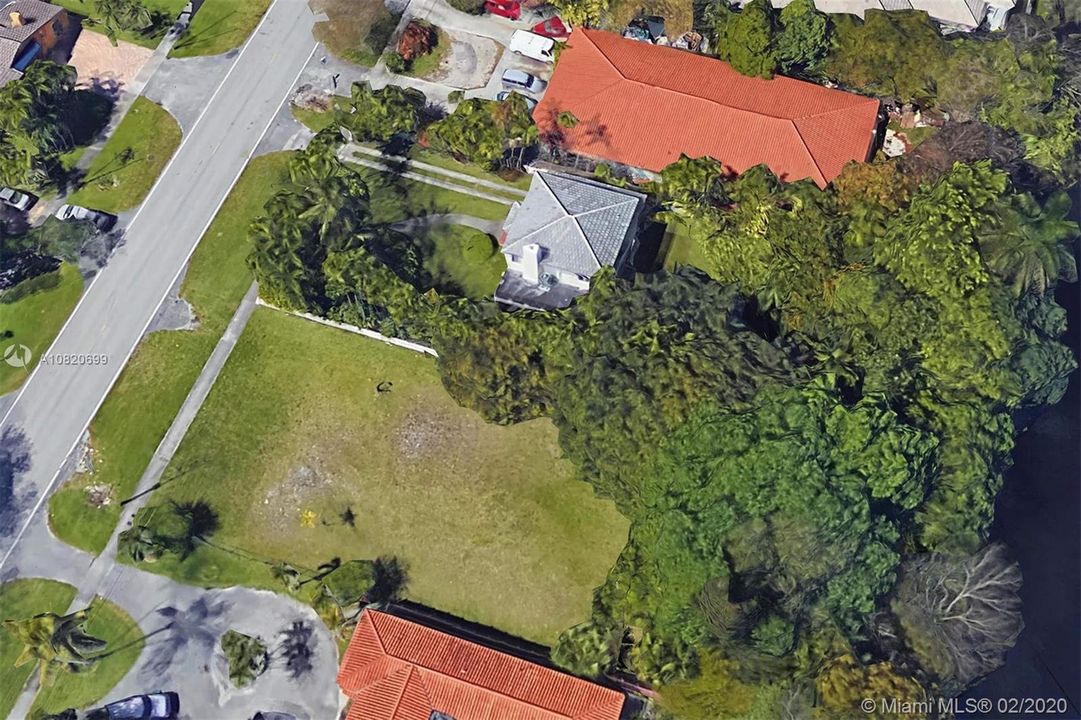 Vendido Recientemente: $350,000 (0.36 acres)