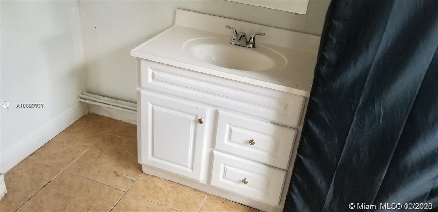 Недавно продано: $189,000 (3 спален, 2 ванн, 1025 Квадратных фут)