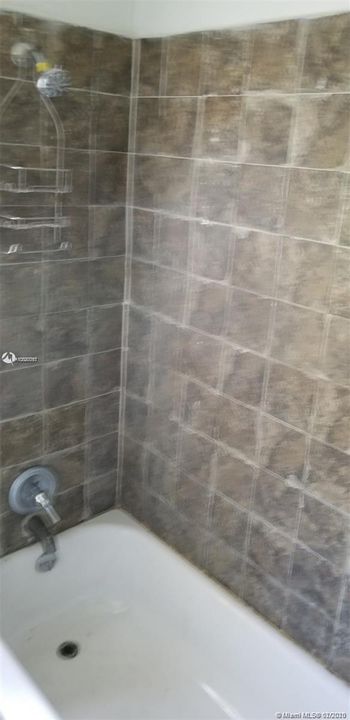 Недавно продано: $189,000 (3 спален, 2 ванн, 1025 Квадратных фут)