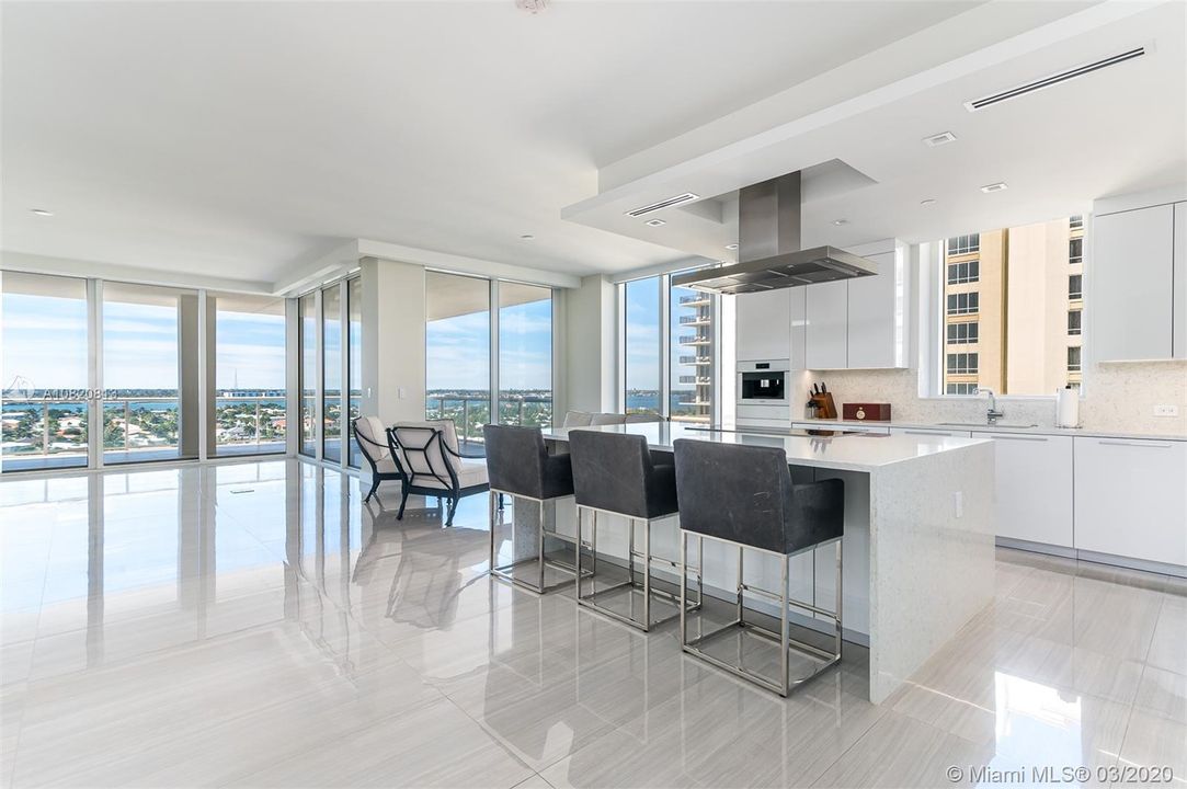 Recently Sold: $2,150,000 (3 beds, 3 baths, 2873 Square Feet)