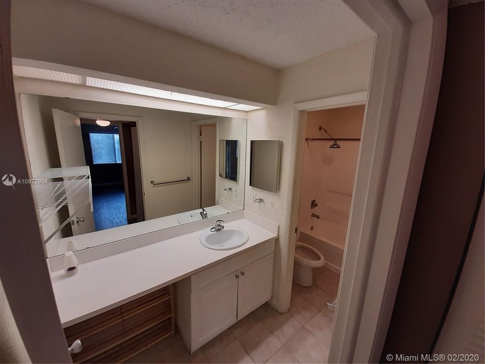 Recently Rented: $1,035 (1 beds, 1 baths, 815 Square Feet)