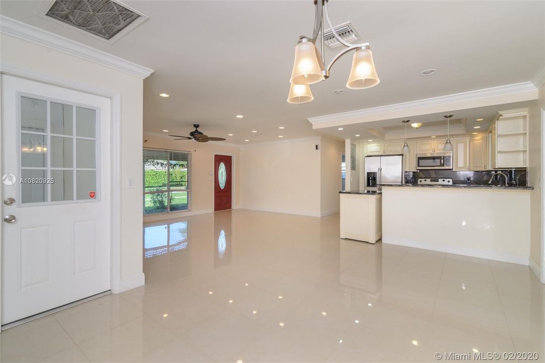 Vendido Recientemente: $364,800 (2 camas, 2 baños, 1209 Pies cuadrados)