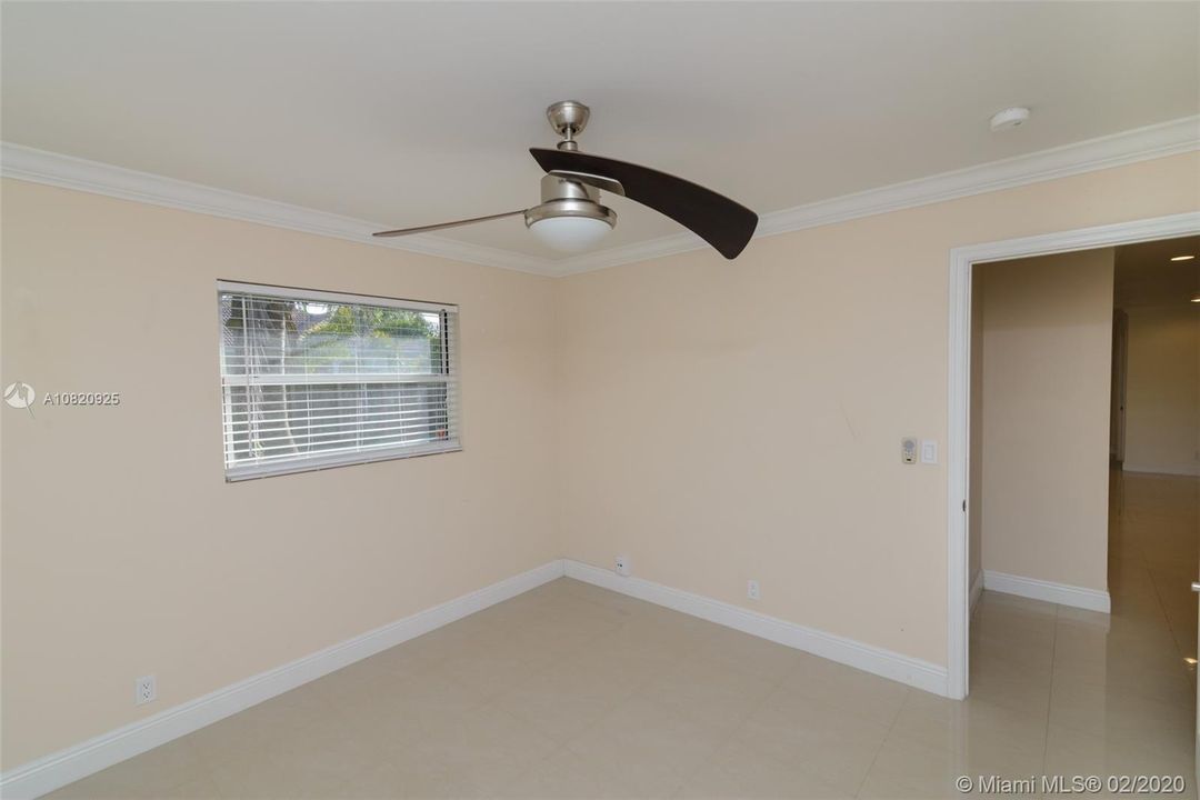 Vendido Recientemente: $364,800 (2 camas, 2 baños, 1209 Pies cuadrados)