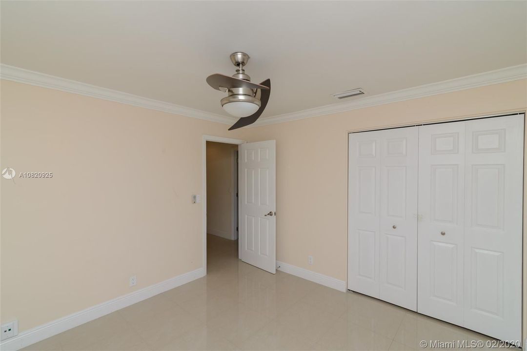 Vendido Recientemente: $364,800 (2 camas, 2 baños, 1209 Pies cuadrados)