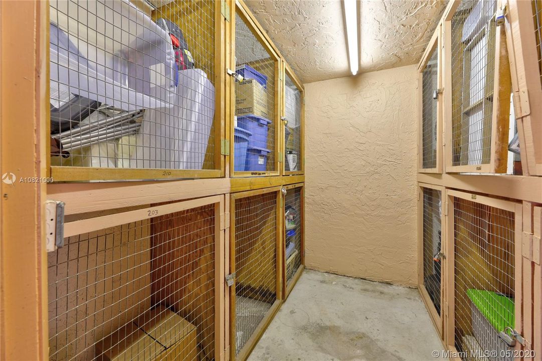 Recently Sold: $49,999 (1 beds, 1 baths, 721 Square Feet)