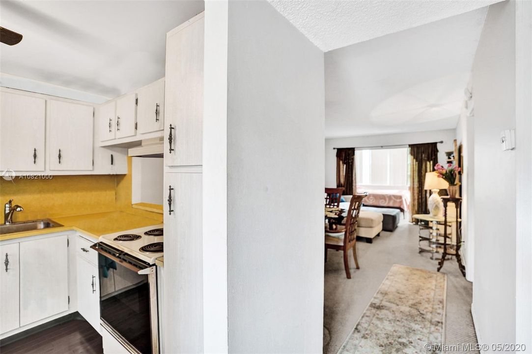 Recently Sold: $49,999 (1 beds, 1 baths, 721 Square Feet)