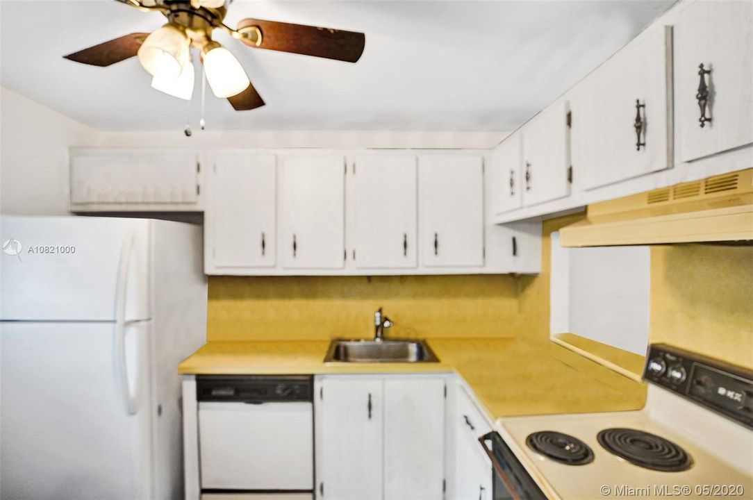 Recently Sold: $49,999 (1 beds, 1 baths, 721 Square Feet)