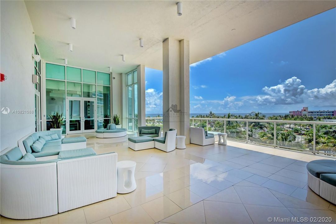Vendido Recientemente: $959,500 (2 camas, 2 baños, 1478 Pies cuadrados)