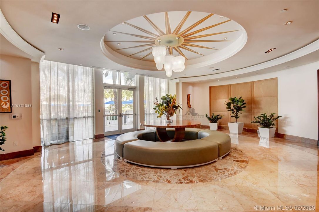 Vendido Recientemente: $959,500 (2 camas, 2 baños, 1478 Pies cuadrados)