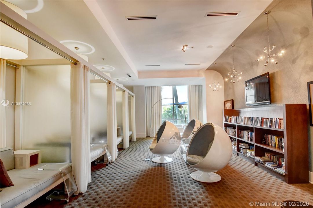 Vendido Recientemente: $959,500 (2 camas, 2 baños, 1478 Pies cuadrados)