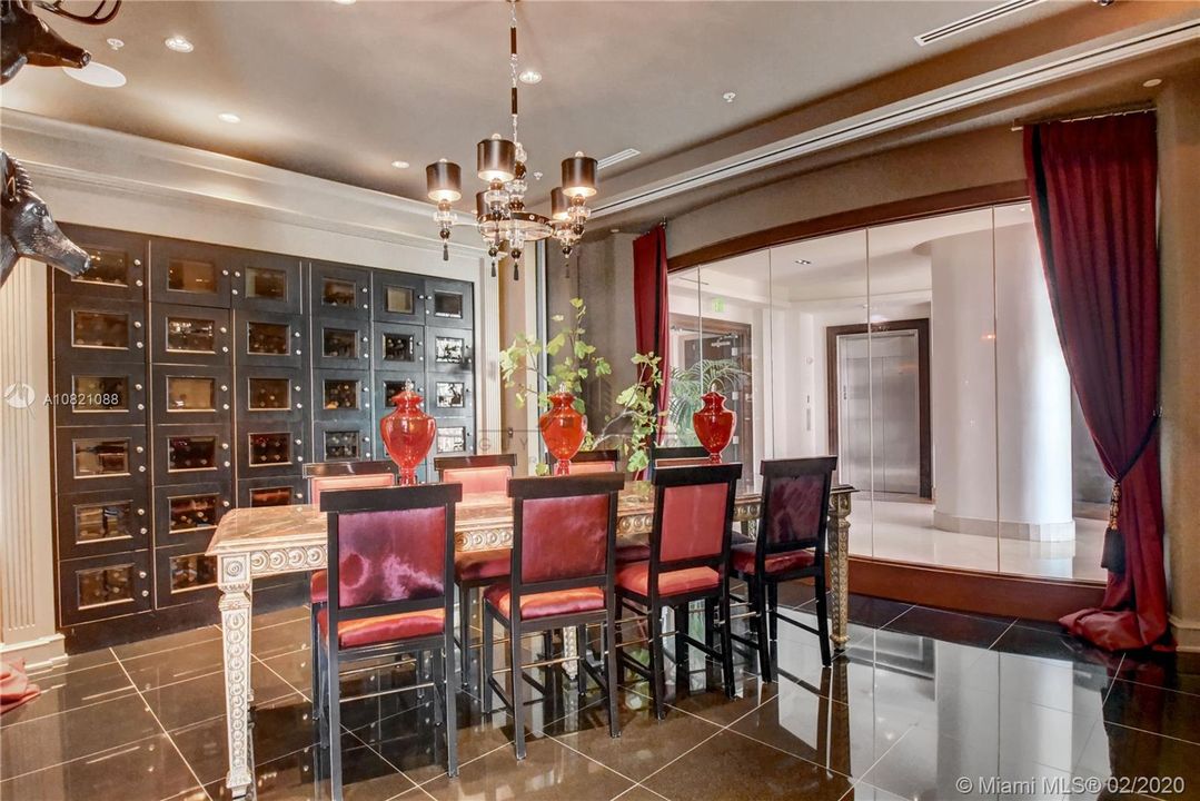 Vendido Recientemente: $959,500 (2 camas, 2 baños, 1478 Pies cuadrados)
