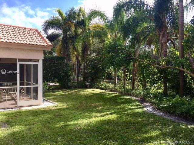 Recently Sold: $410,000 (3 beds, 2 baths, 1928 Square Feet)