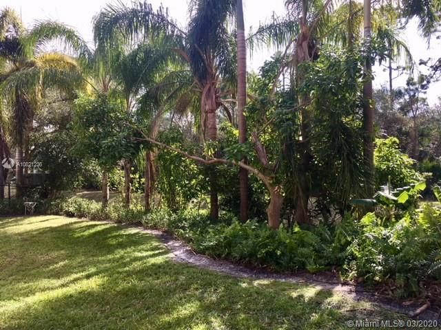 Recently Sold: $410,000 (3 beds, 2 baths, 1928 Square Feet)