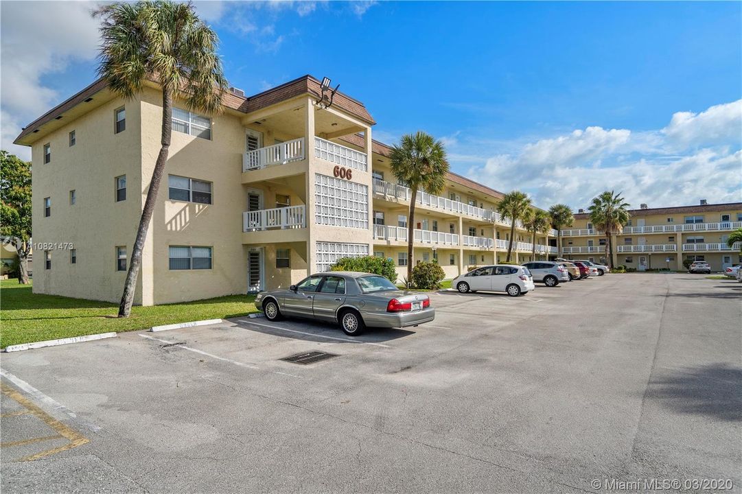 Recently Sold: $54,000 (1 beds, 1 baths, 724 Square Feet)