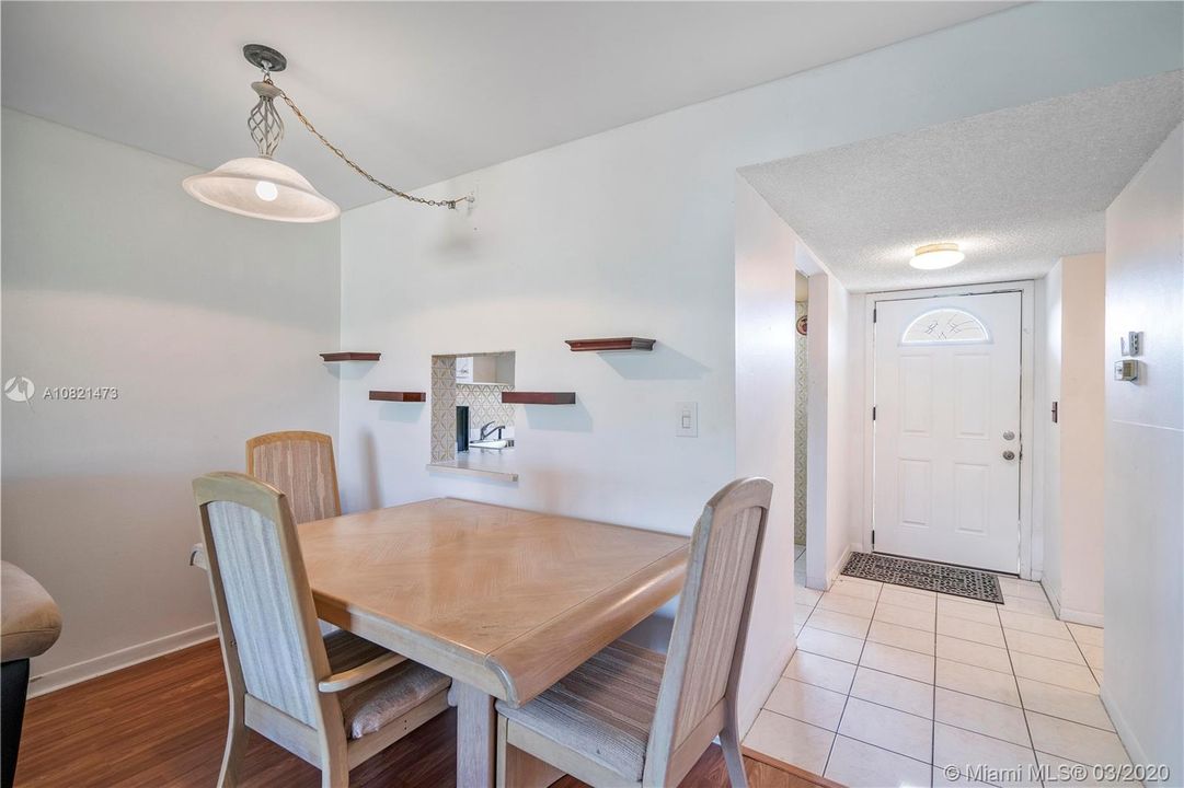 Recently Sold: $54,000 (1 beds, 1 baths, 724 Square Feet)