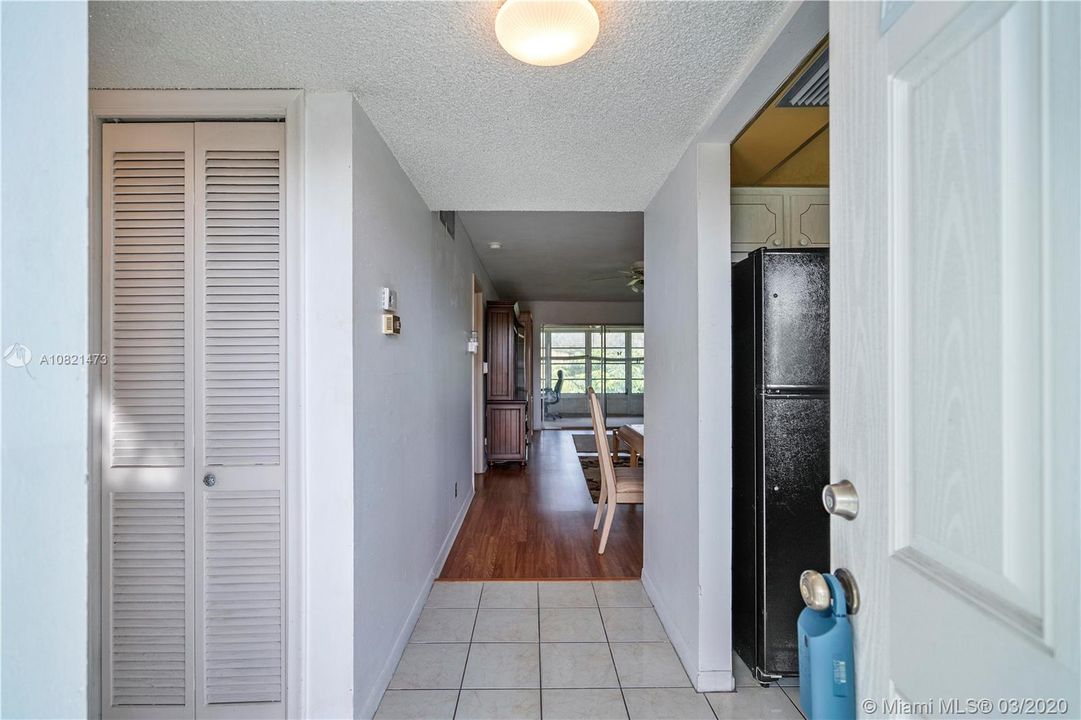 Recently Sold: $54,000 (1 beds, 1 baths, 724 Square Feet)