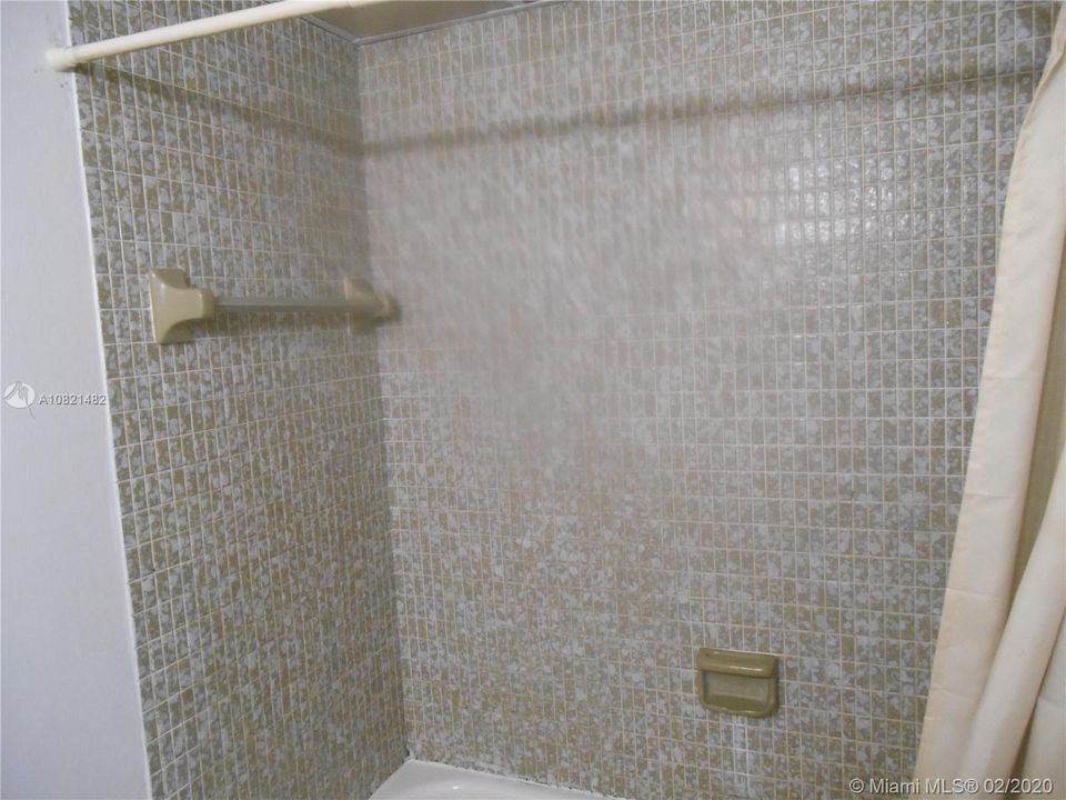 Recently Sold: $145,800 (1 beds, 1 baths, 614 Square Feet)