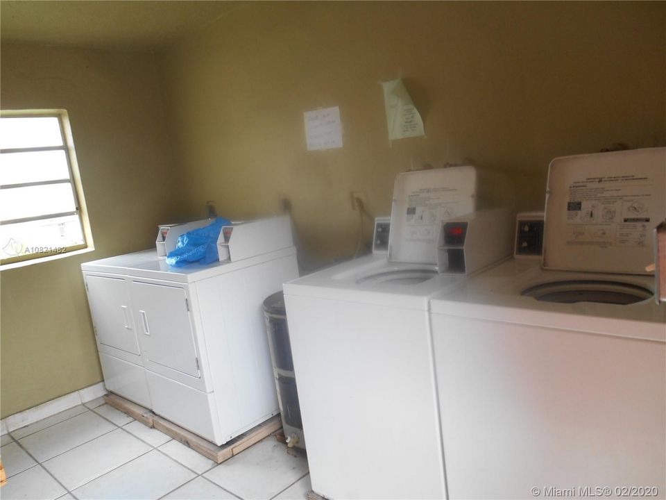 Recently Sold: $145,800 (1 beds, 1 baths, 614 Square Feet)