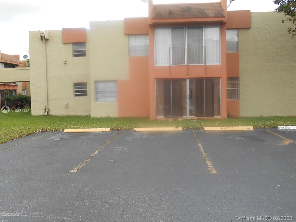 Recently Sold: $145,800 (1 beds, 1 baths, 614 Square Feet)