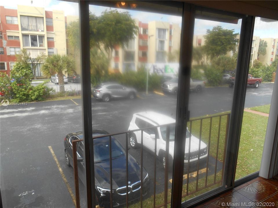 Recently Sold: $145,800 (1 beds, 1 baths, 614 Square Feet)