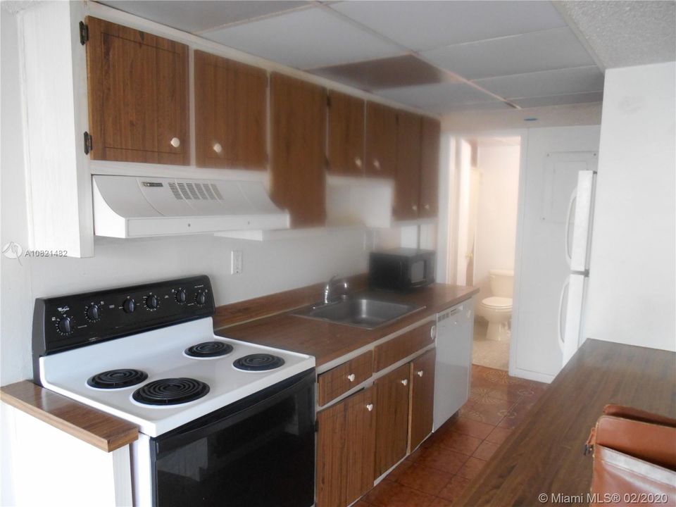 Recently Sold: $145,800 (1 beds, 1 baths, 614 Square Feet)